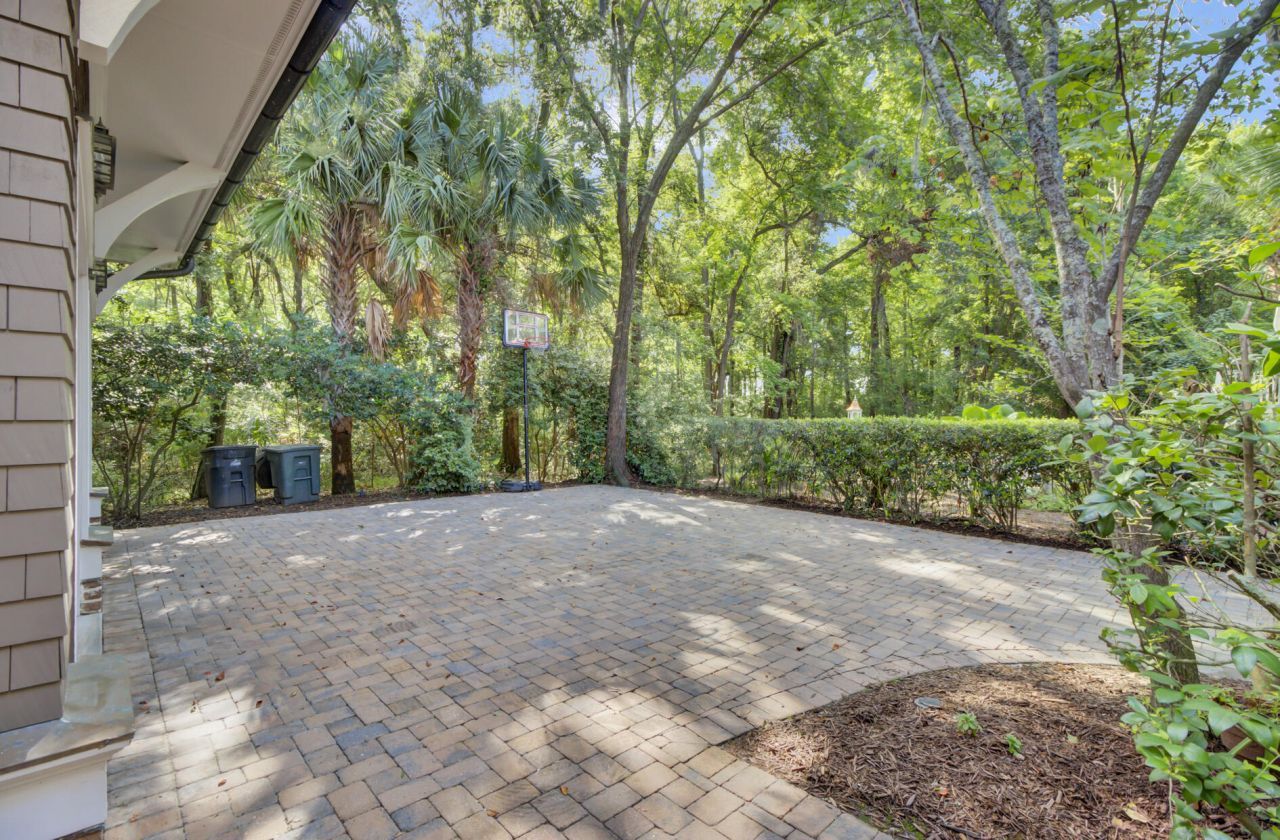 290 Delahow Street Photo 90