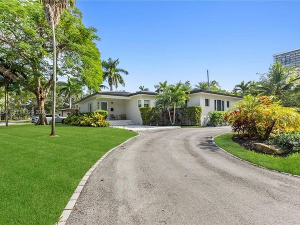 800 NE 72nd St, Miami, FL 33138