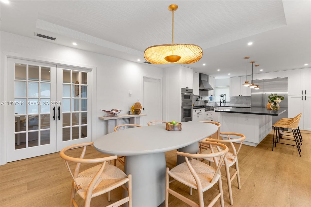 800 NE 72nd St, Miami, FL 33138 Photo