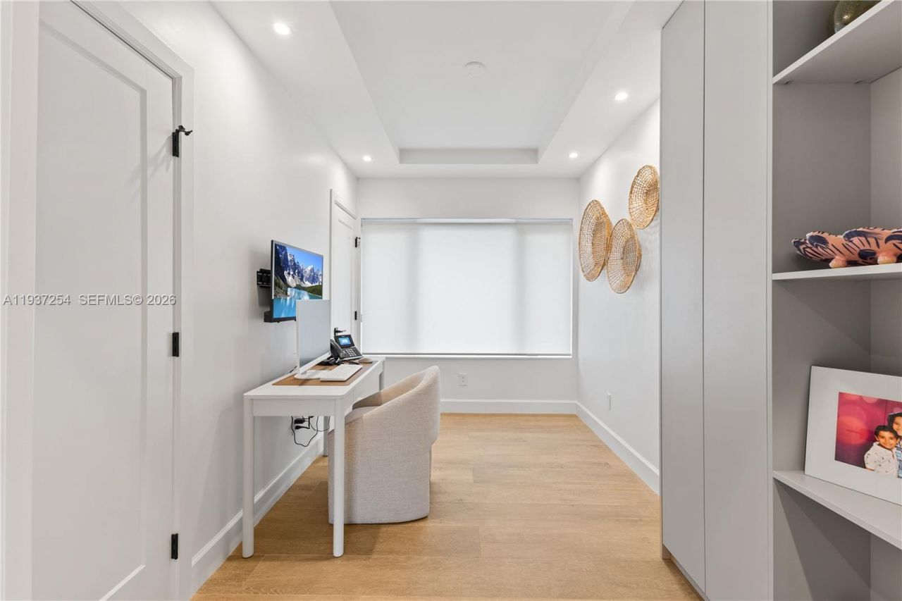 800 NE 72nd St, Miami, FL 33138 Photo