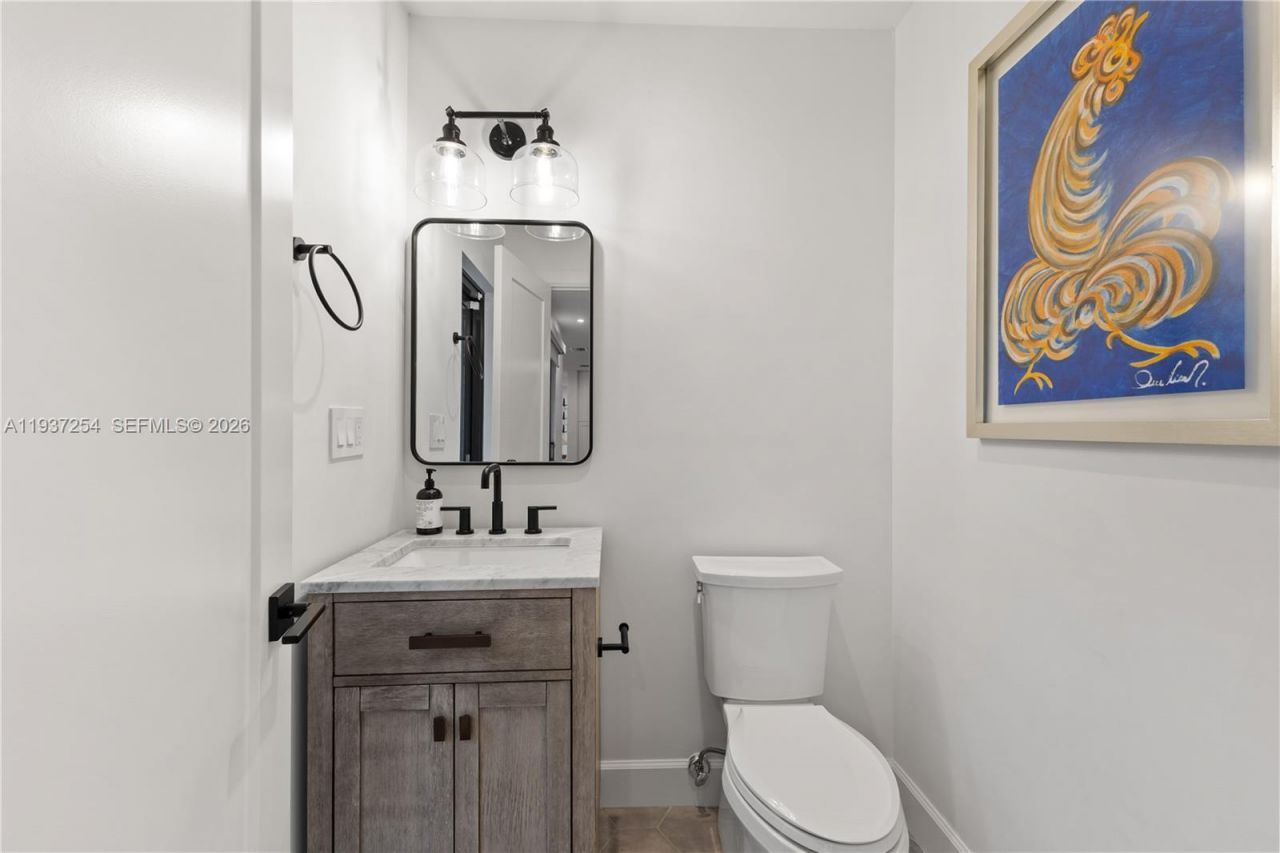 800 NE 72nd St, Miami, FL 33138 Photo