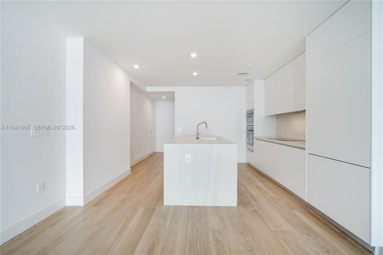 700 NE 24 Street, Unit 4203, Miami, FL 33137 Photo