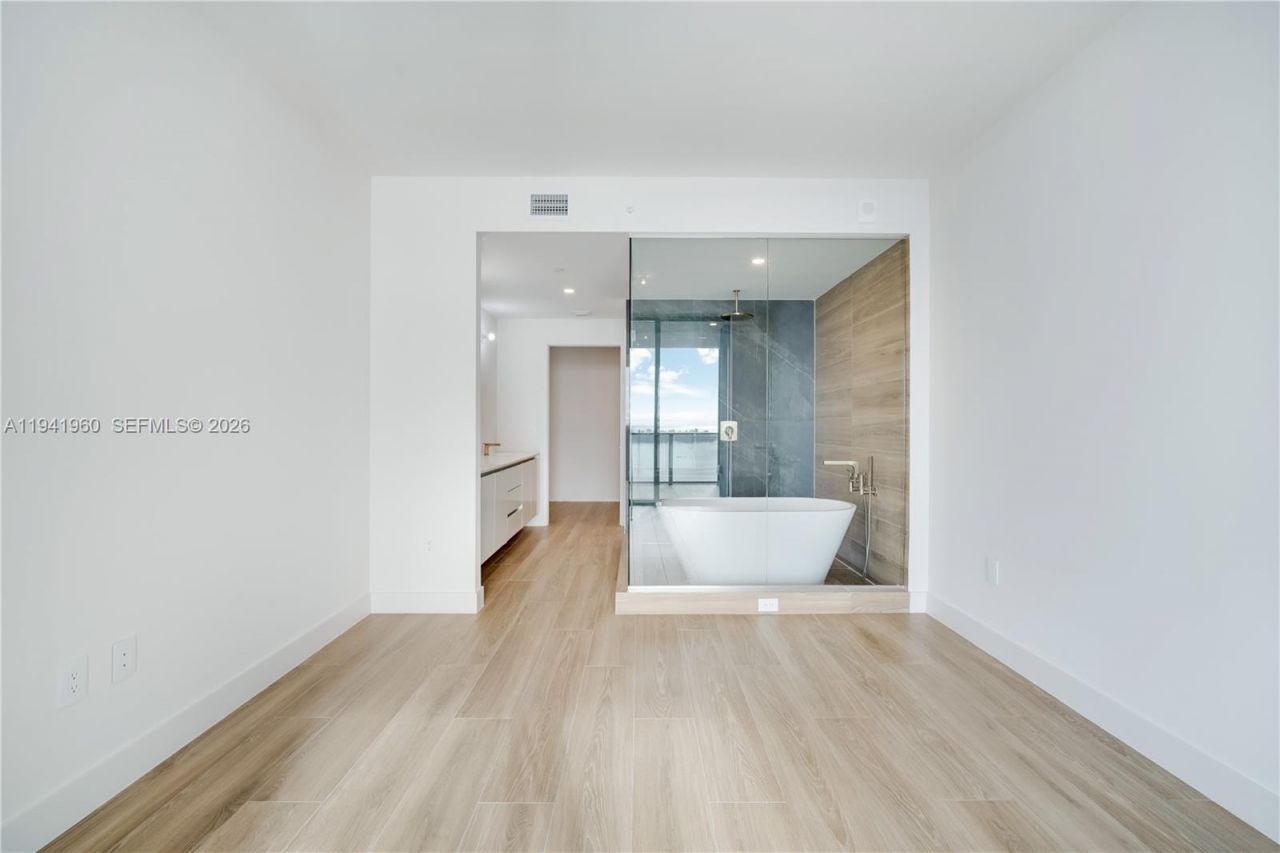 700 NE 24 Street, Unit 4203, Miami, FL 33137 Photo