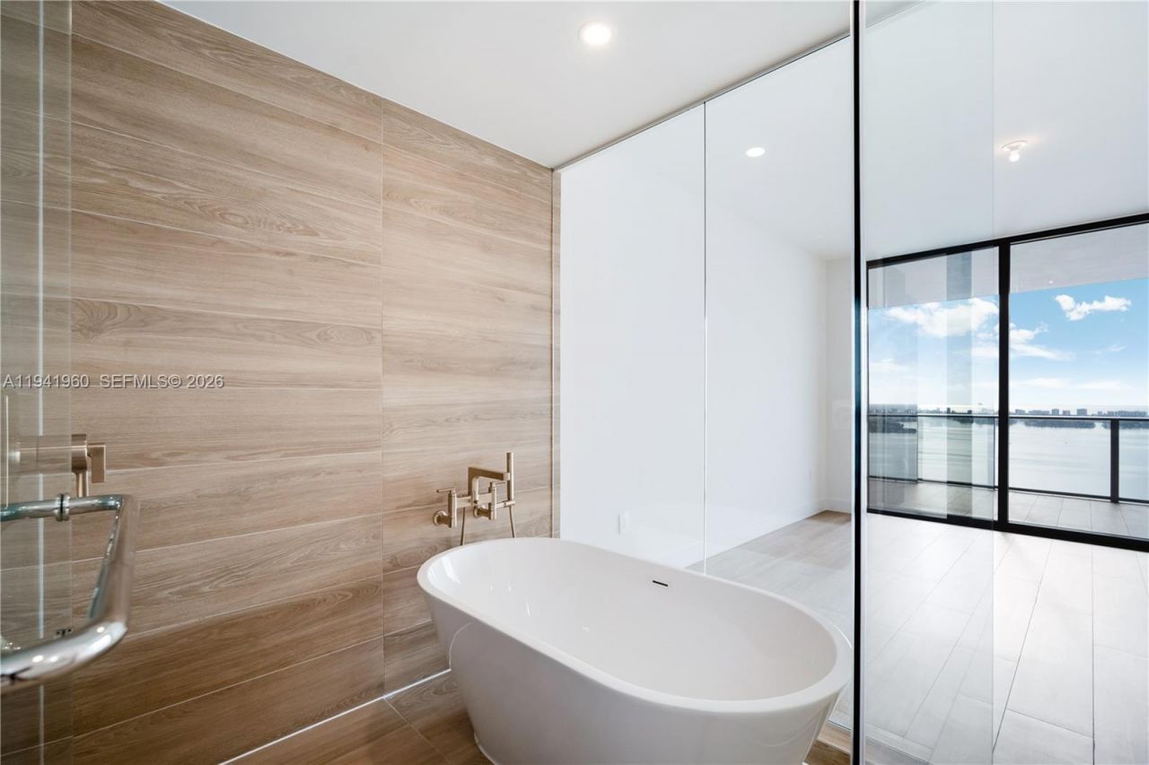 700 NE 24 Street, Unit 4203, Miami, FL 33137 Photo