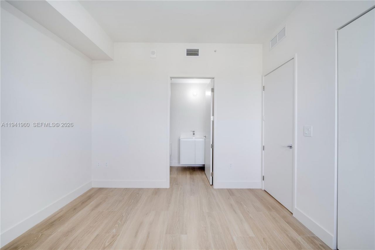 700 NE 24 Street, Unit 4203, Miami, FL 33137 Photo