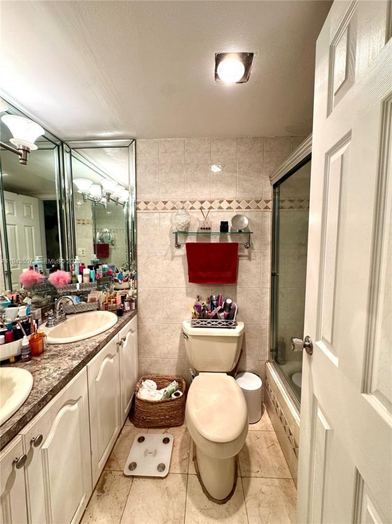 301 174th St , Unit 2201, Sunny Isles Beach, FL 33160 Photo