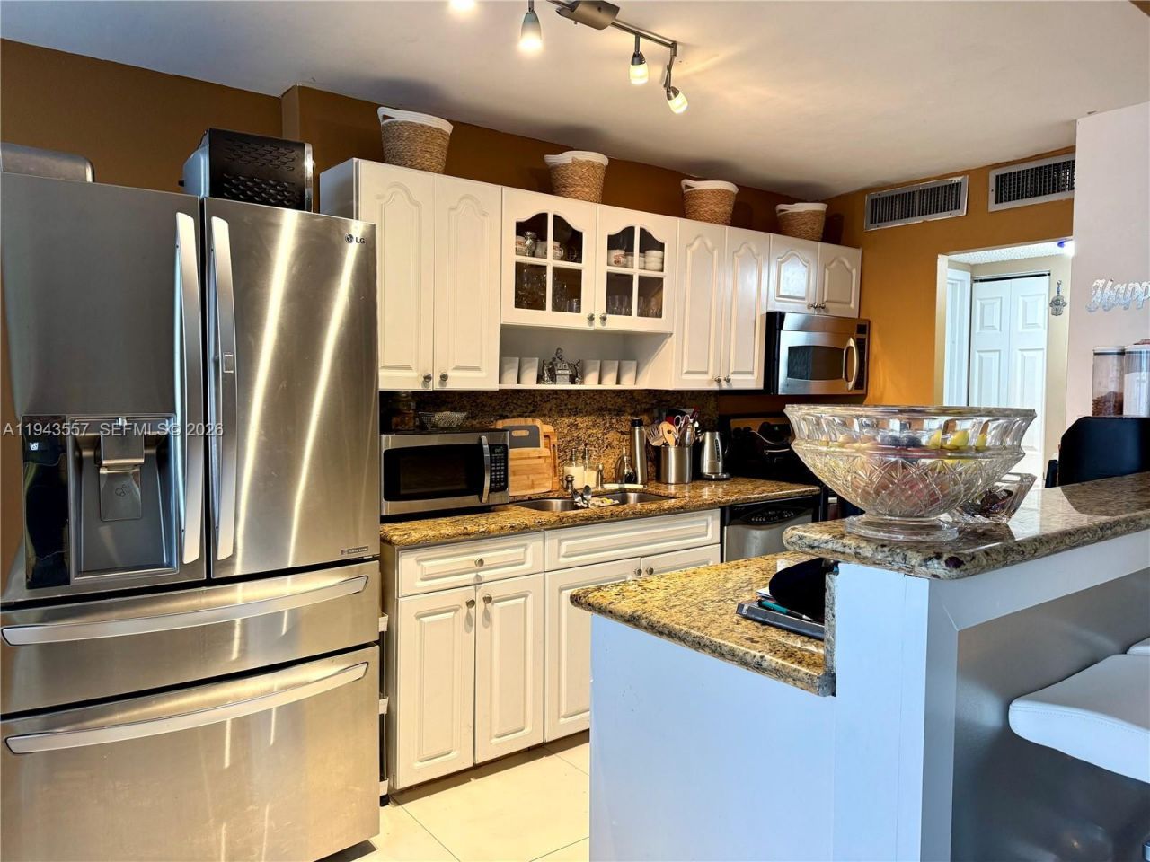 301 174th St , Unit 2201, Sunny Isles Beach, FL 33160 Photo