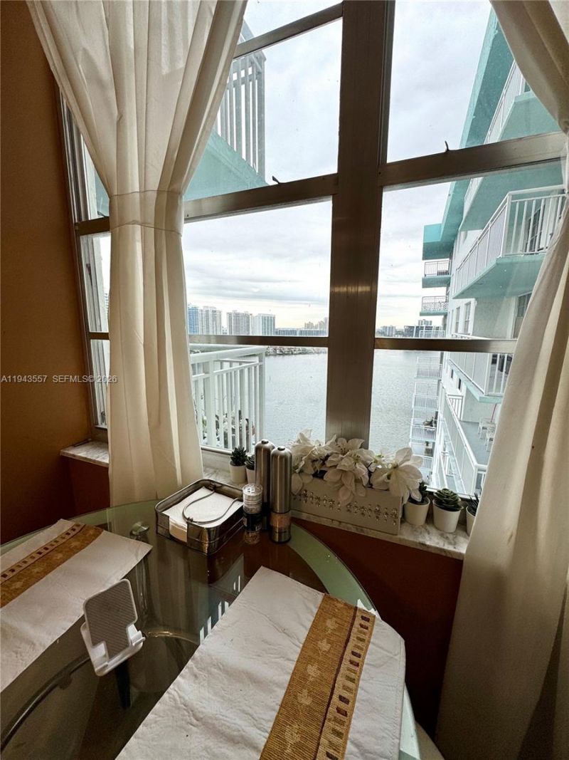 301 174th St , Unit 2201, Sunny Isles Beach, FL 33160 Photo