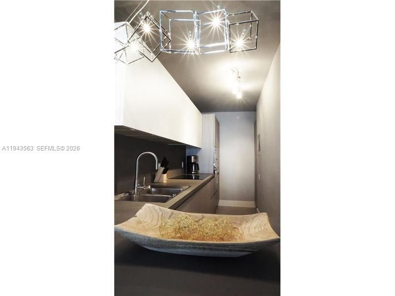 100 Lincoln Rd, Unit 420, Miami Beach, FL 33139 Photo