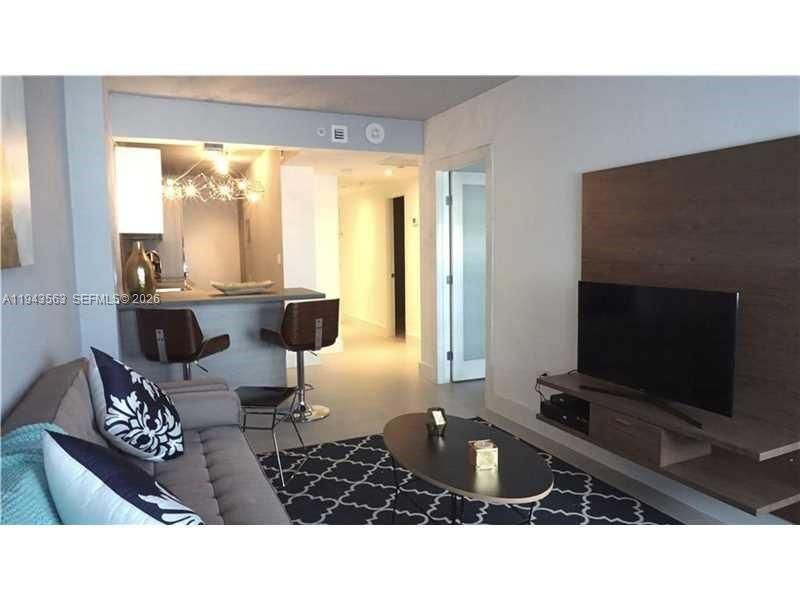 100 Lincoln Rd, Unit 420, Miami Beach, FL 33139 Photo