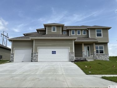 8614 Legacy Street, Papillion, NE 68046