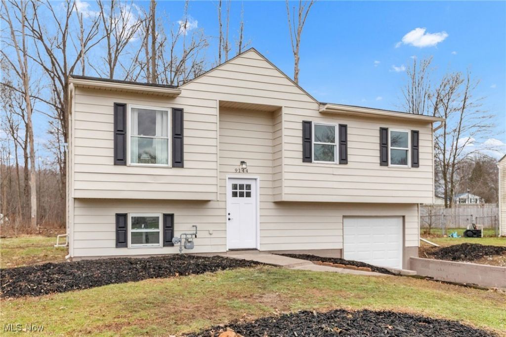 9144 Hickory Circle, Windham, OH 44288 Main Photo