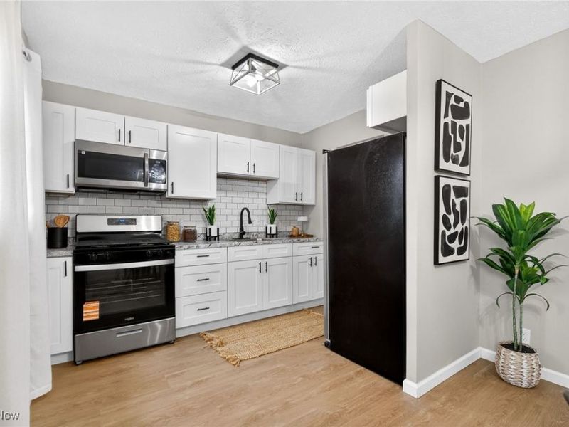 9144 Hickory Circle, Windham, OH 44288 Photo 13