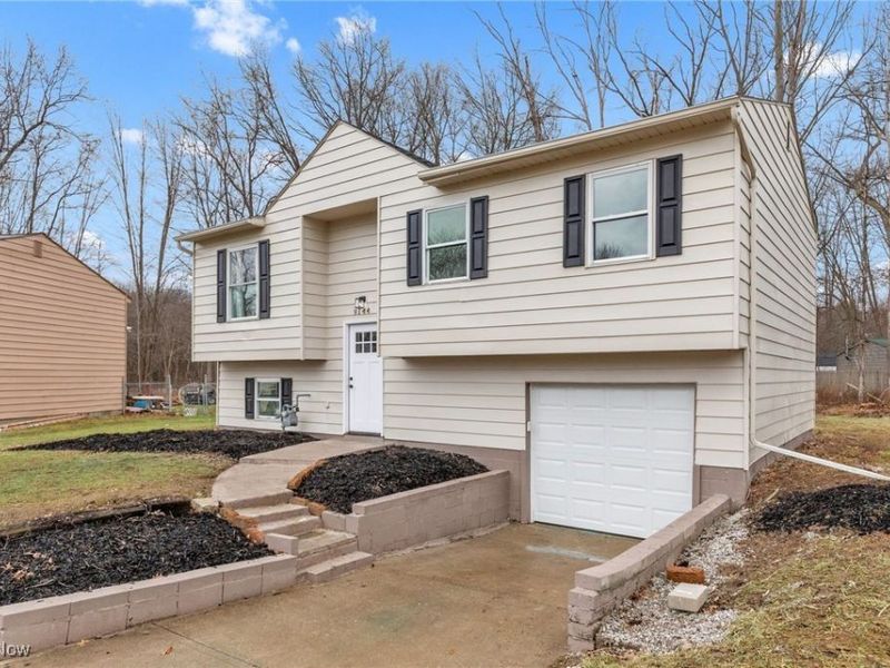 9144 Hickory Circle, Windham, OH 44288 Photo 2