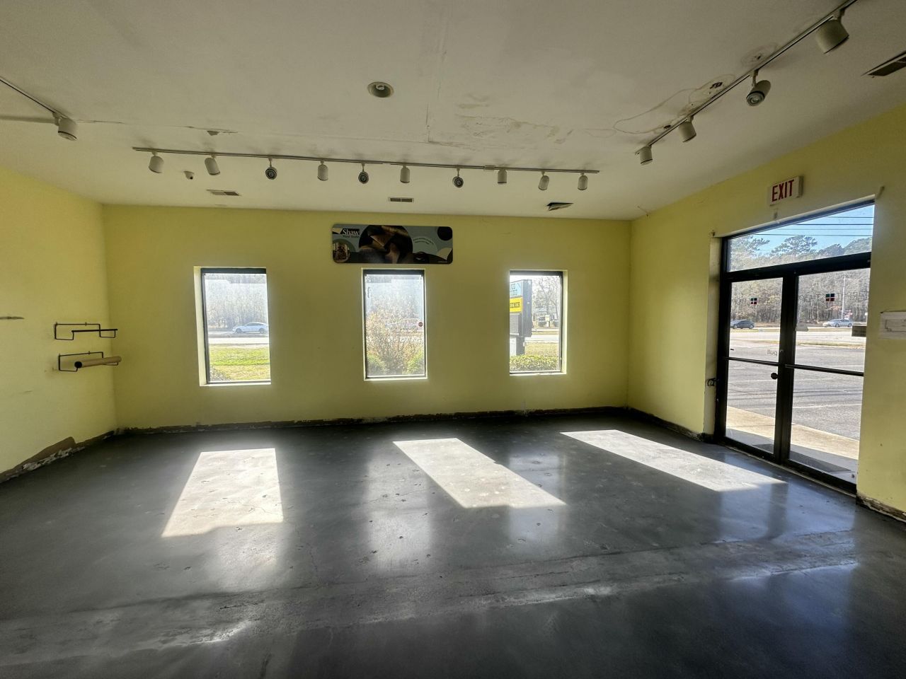 7890 Dorchester Road Photo 4