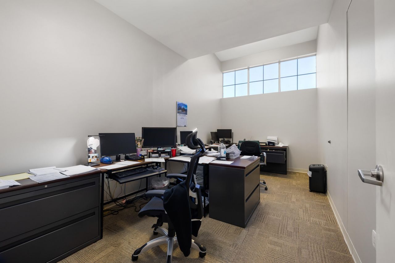 3400 Salterbeck Street Photo 13