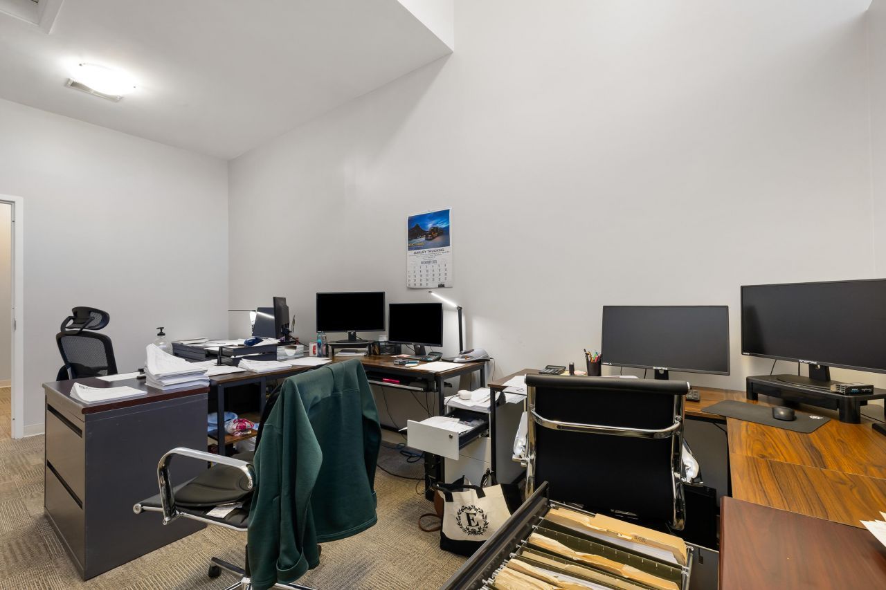 3400 Salterbeck Street Photo 25