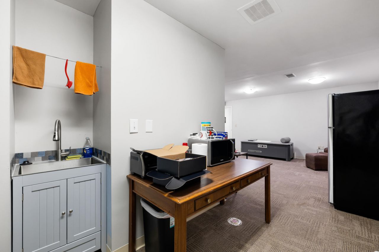 3400 Salterbeck Street Photo 27