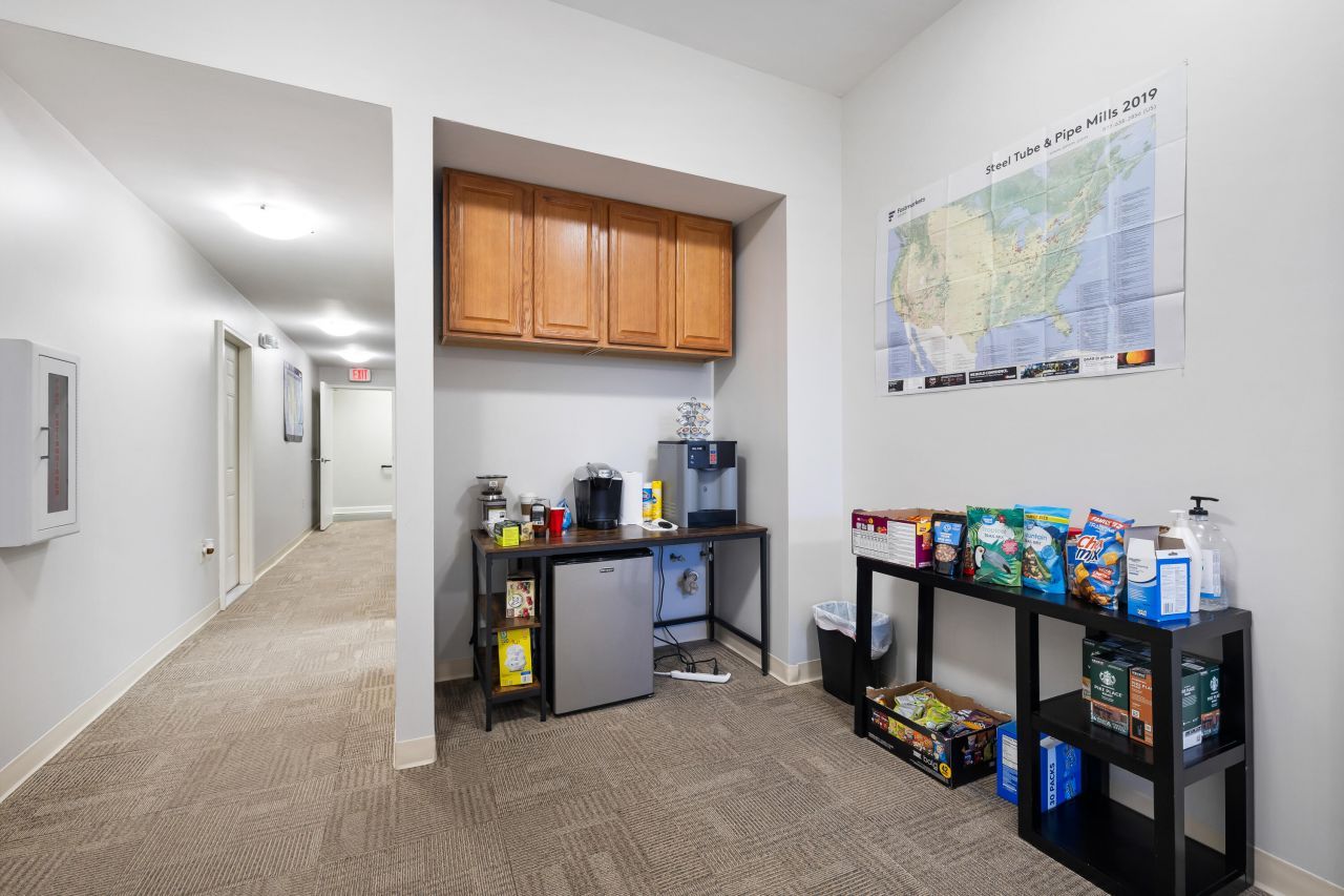 3400 Salterbeck Street Photo 6