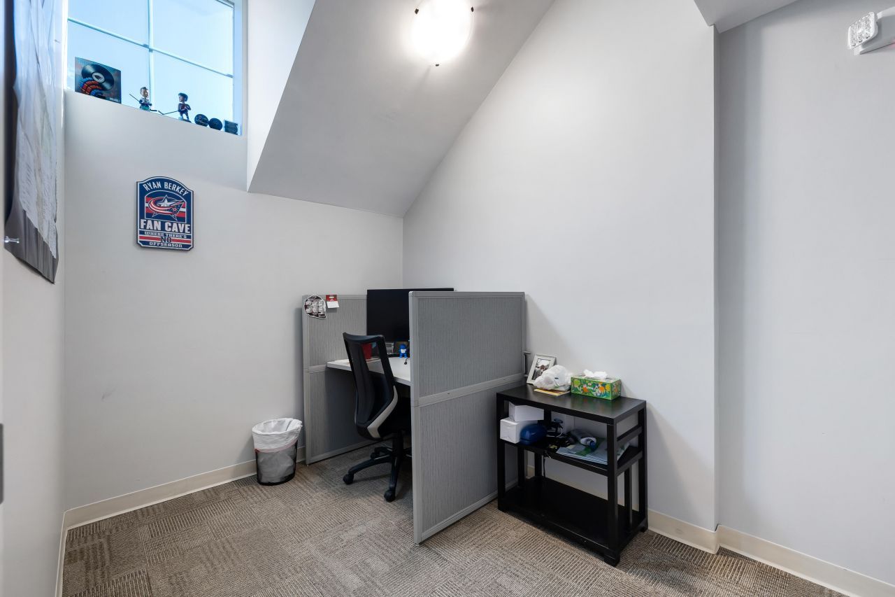 3400 Salterbeck Street Photo 8