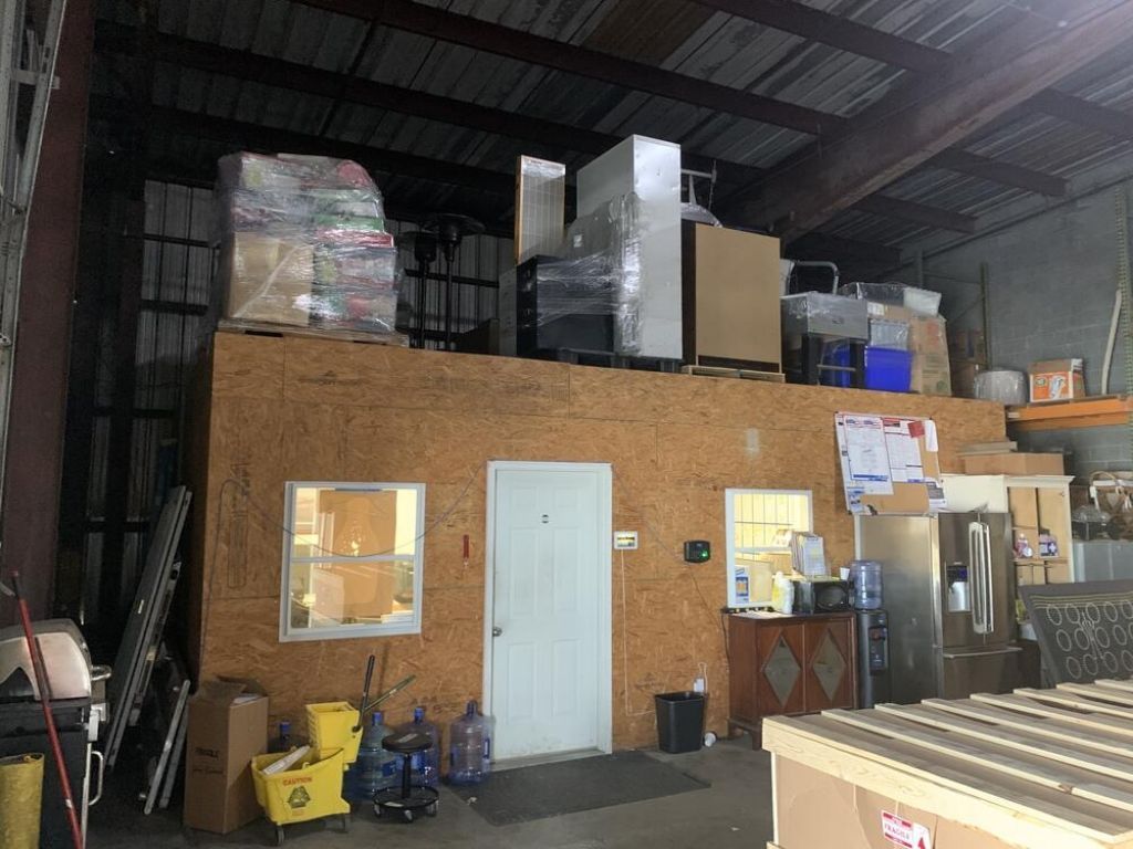 1445 Greenleaf Street Photo 5