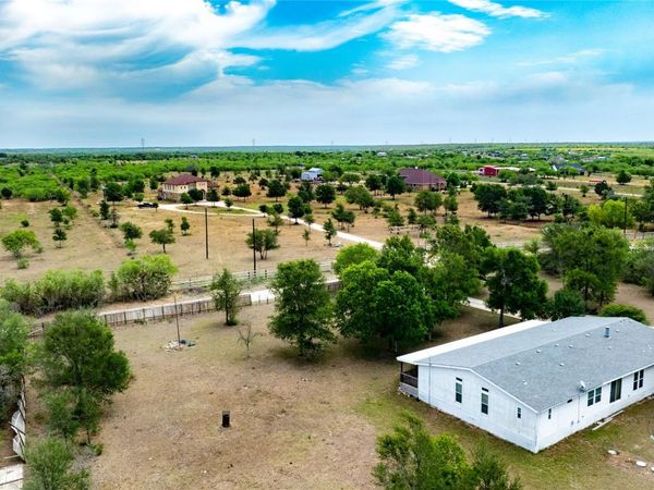 1400 Seminole TRL, Dale, TX 78616