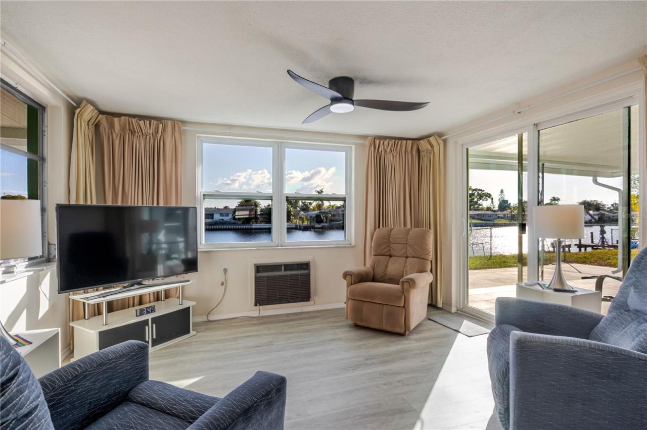 5644 Riddle Road, Holiday, FL 34690 Photo