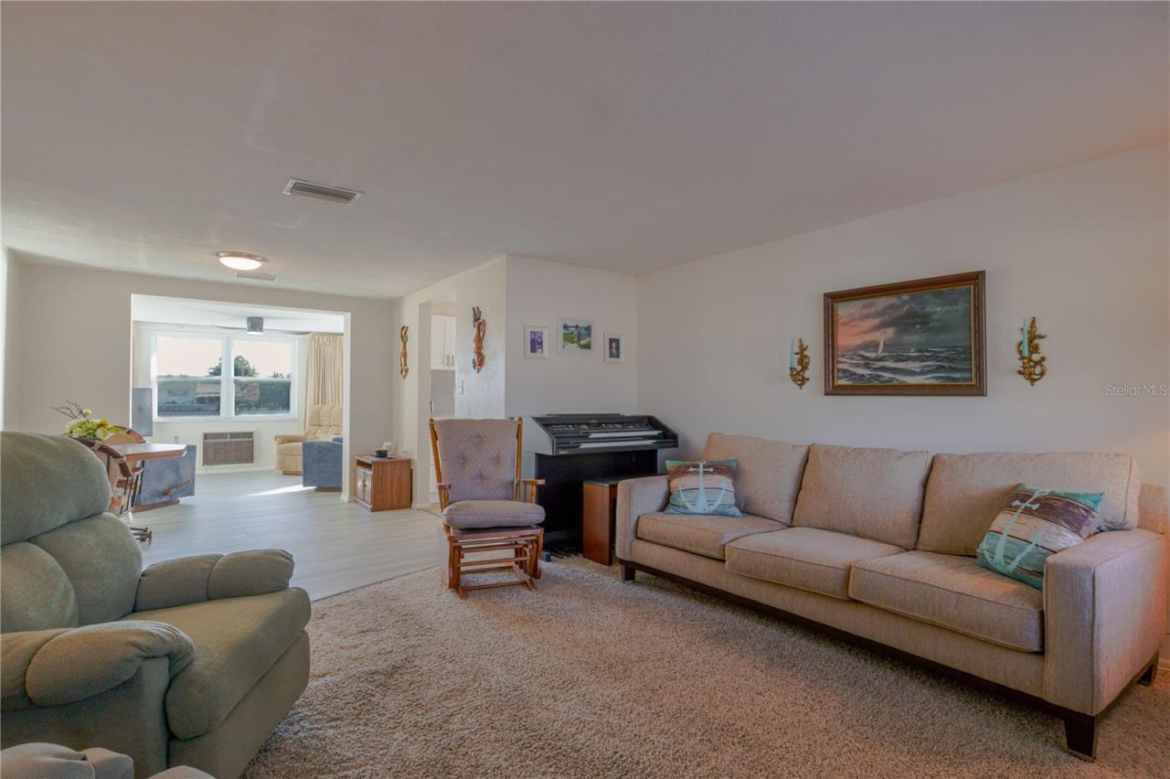 5644 Riddle Road, Holiday, FL 34690 Photo