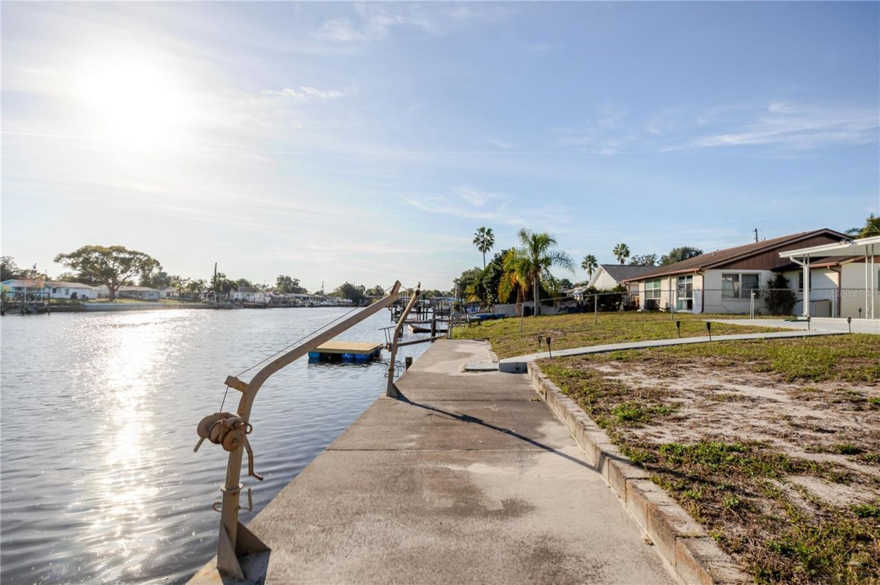 5644 Riddle Road, Holiday, FL 34690 Photo