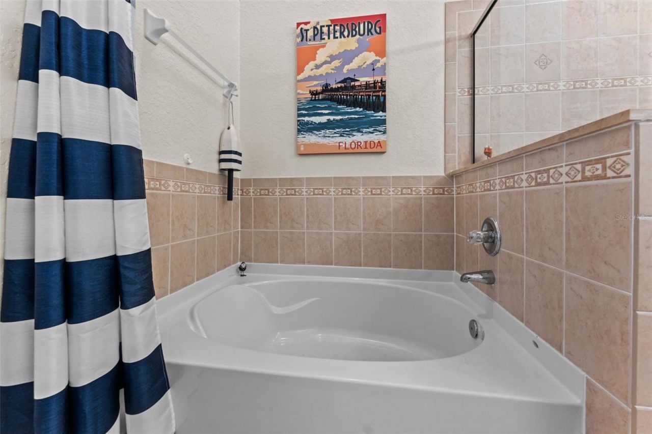 144 Banyan Bay Drive, Saint Petersburg, FL 33705 Photo