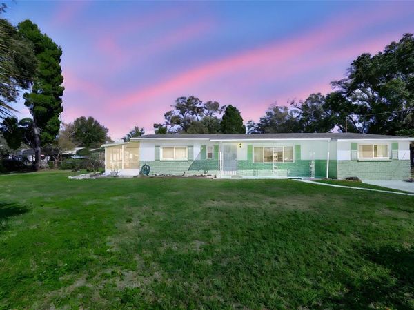 5105 SAINT CHARLES PLACE, TAMPA, FL 33610