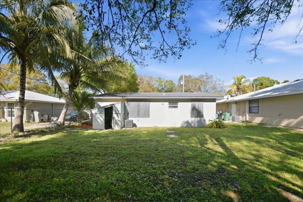 1813 Edgevale Road, Fort Pierce, FL 34982 Photo