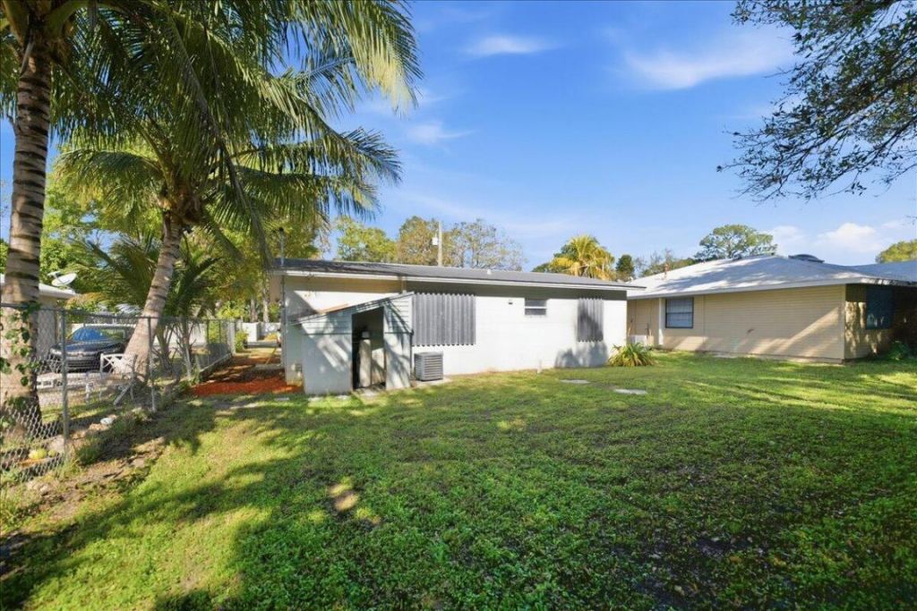 1813 Edgevale Road, Fort Pierce, FL 34982 Photo