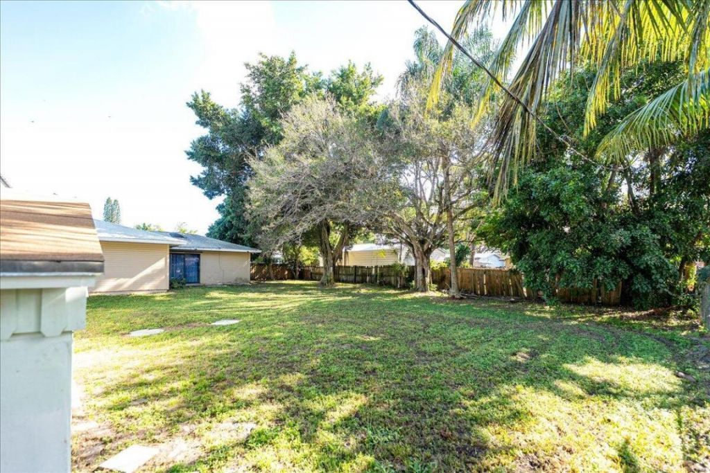 1813 Edgevale Road, Fort Pierce, FL 34982 Photo
