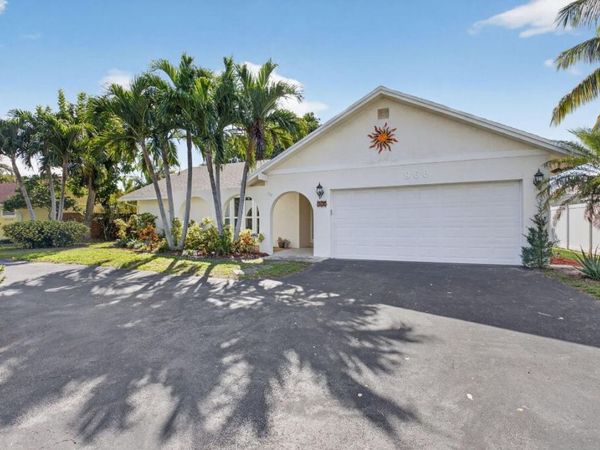966 NW 37th Avenue, Delray Beach, FL 33445