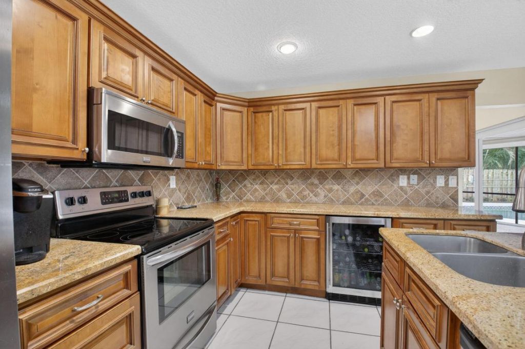 966 NW 37th Avenue, Delray Beach, FL 33445 Photo