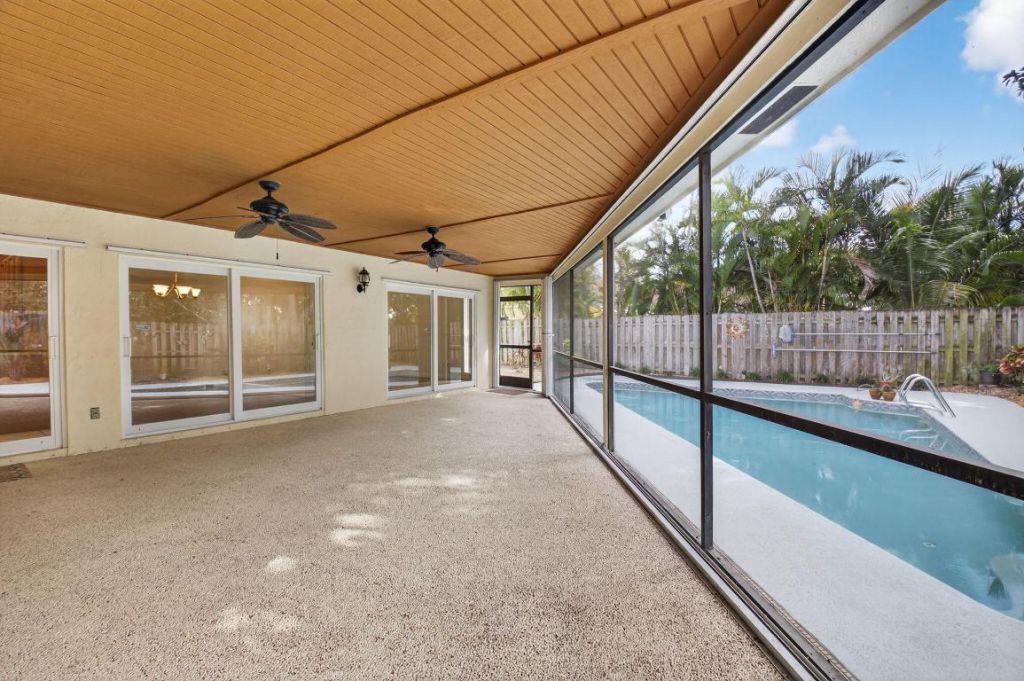 966 NW 37th Avenue, Delray Beach, FL 33445 Photo