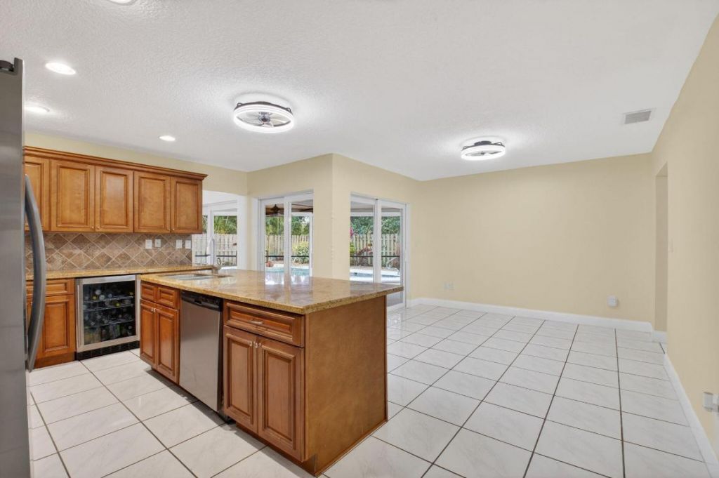 966 NW 37th Avenue, Delray Beach, FL 33445 Photo