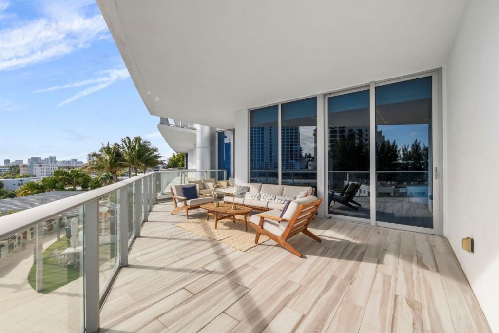 701 N Fort Lauderdale Beach Boulevard, Unit 403, Fort Lauderdale, FL 33304 Photo