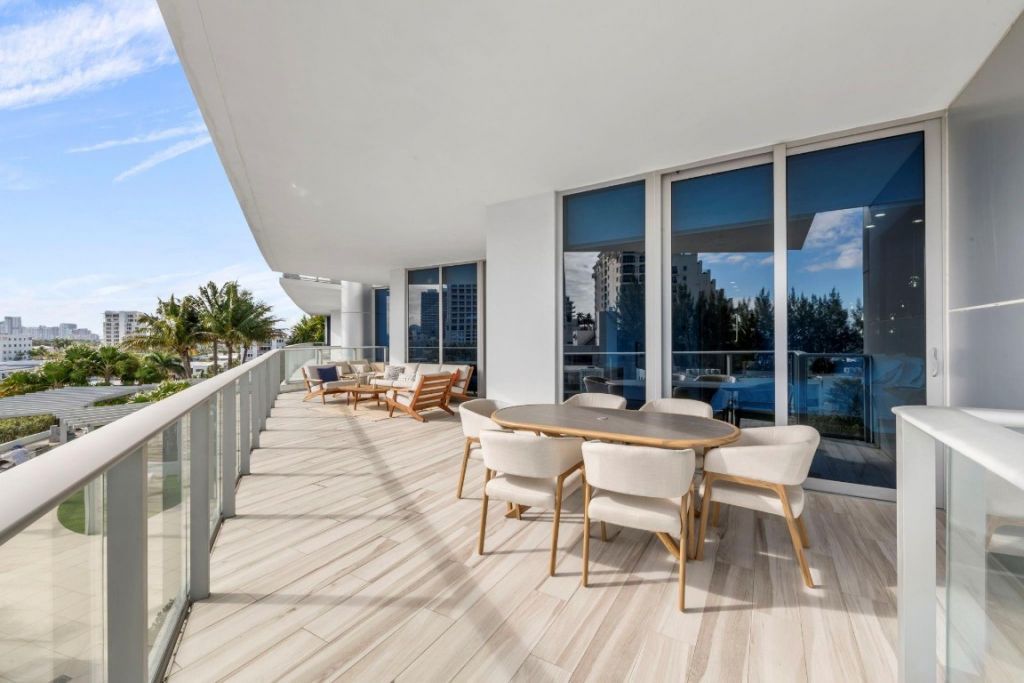 701 N Fort Lauderdale Beach Boulevard, Unit 403, Fort Lauderdale, FL 33304 Photo