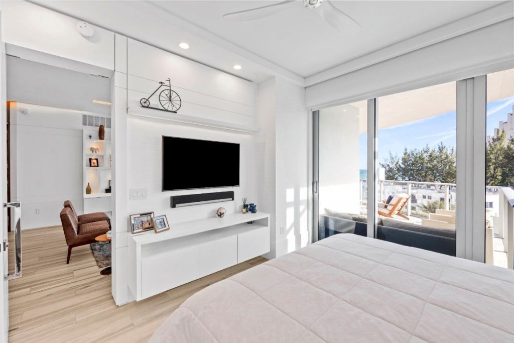 701 N Fort Lauderdale Beach Boulevard, Unit 403, Fort Lauderdale, FL 33304 Photo