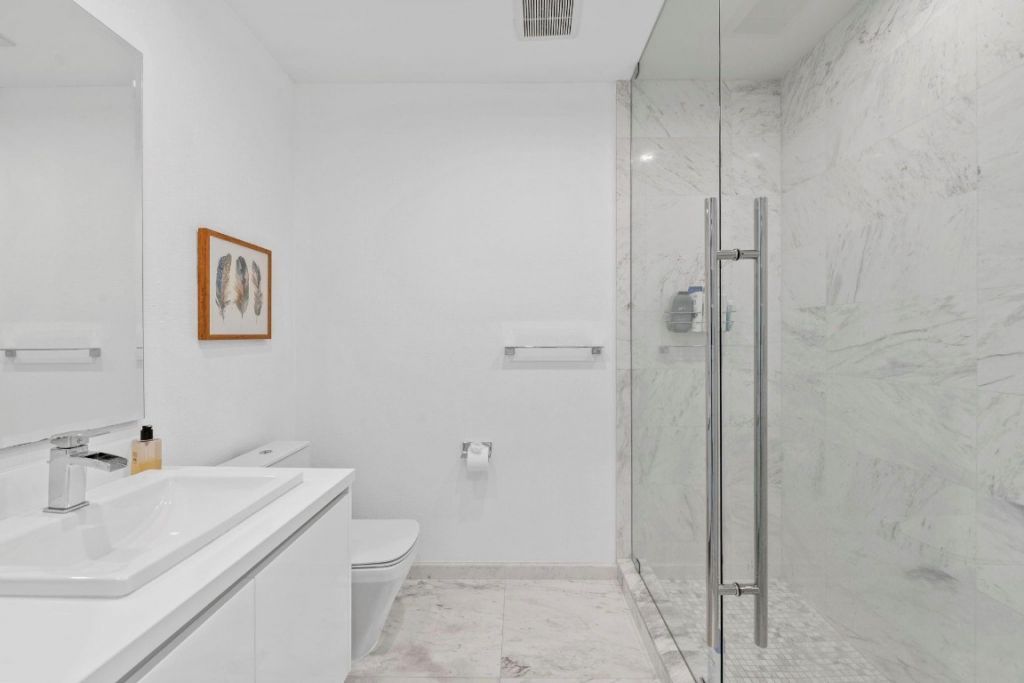 701 N Fort Lauderdale Beach Boulevard, Unit 403, Fort Lauderdale, FL 33304 Photo