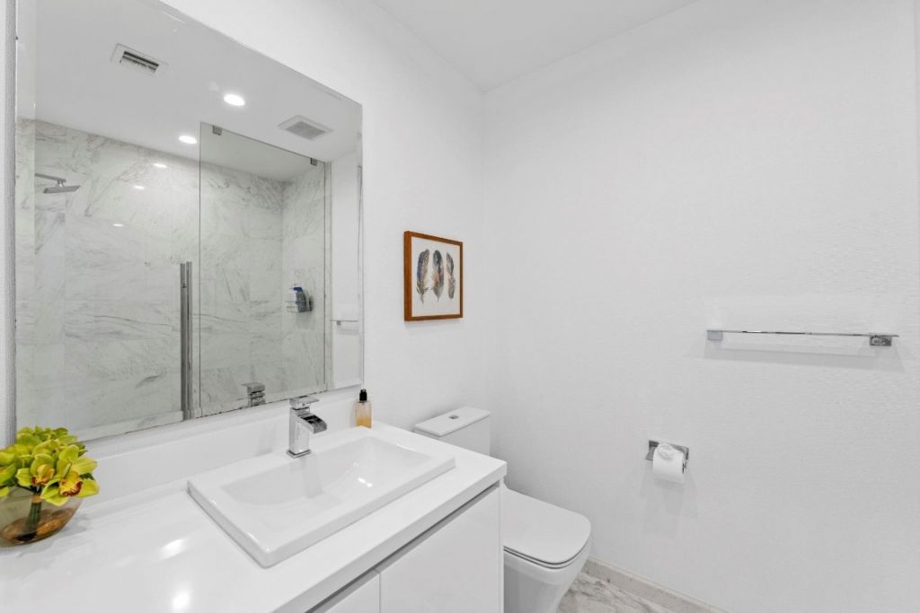 701 N Fort Lauderdale Beach Boulevard, Unit 403, Fort Lauderdale, FL 33304 Photo
