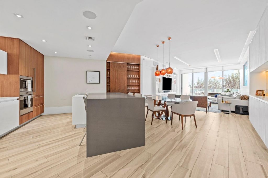 701 N Fort Lauderdale Beach Boulevard, Unit 403, Fort Lauderdale, FL 33304 Photo