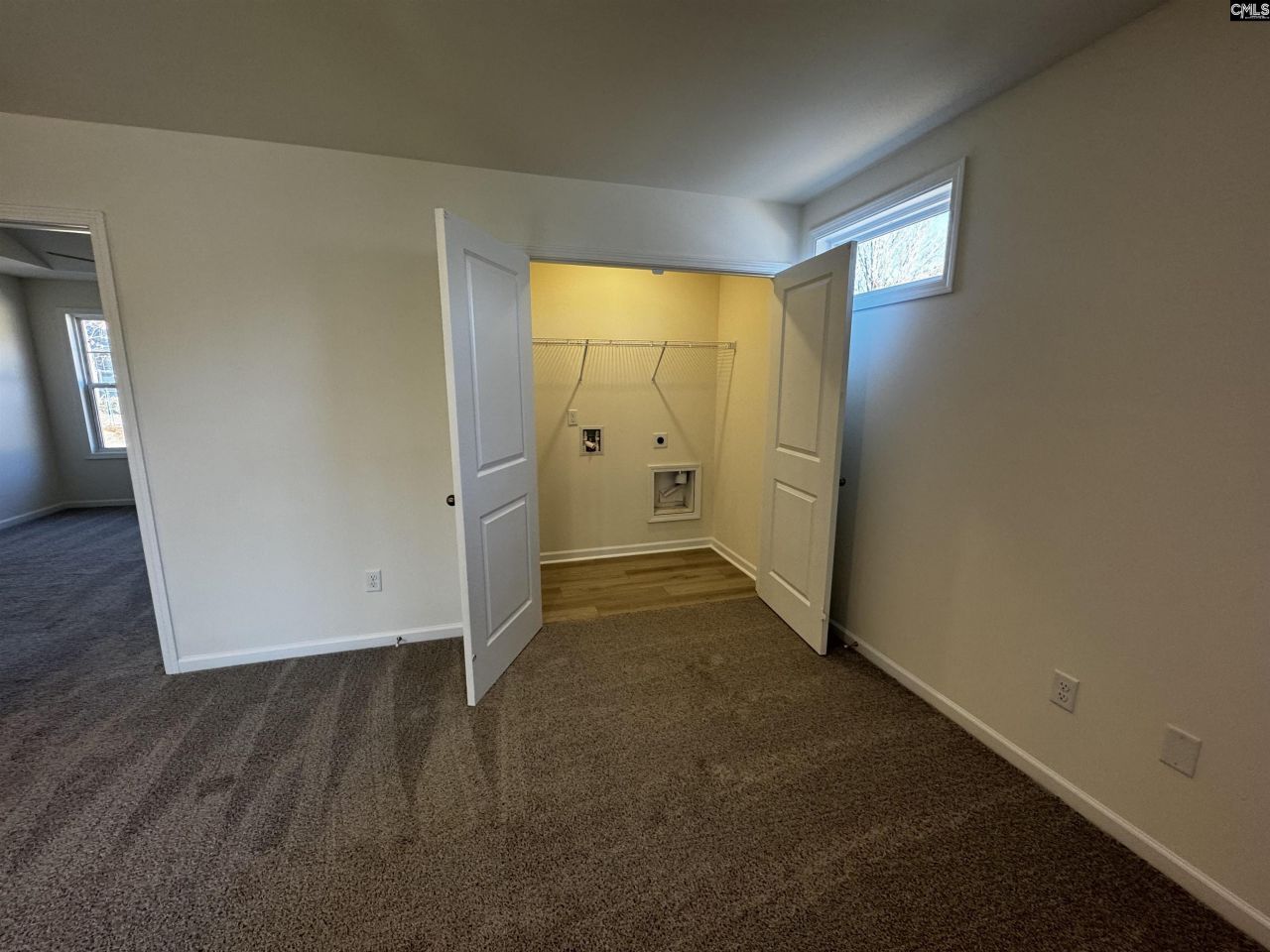 562 Griffon Drive Photo 18