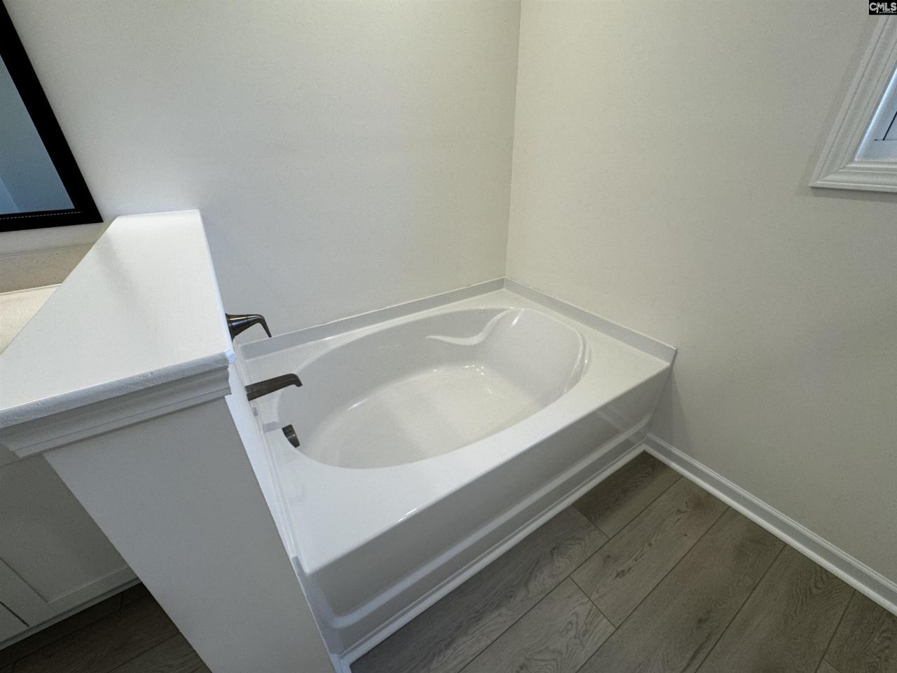 562 Griffon Drive Photo 26