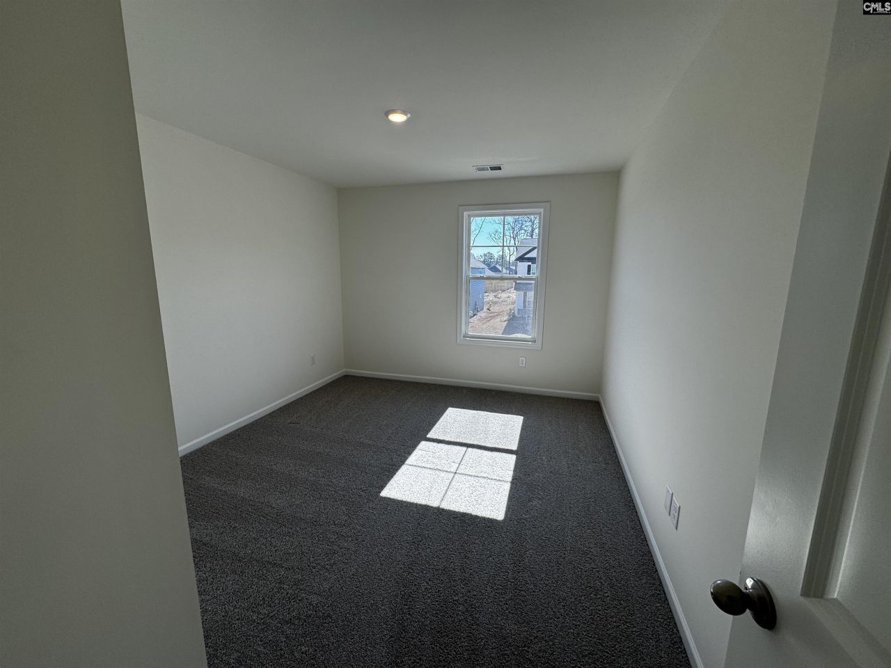 562 Griffon Drive Photo 30