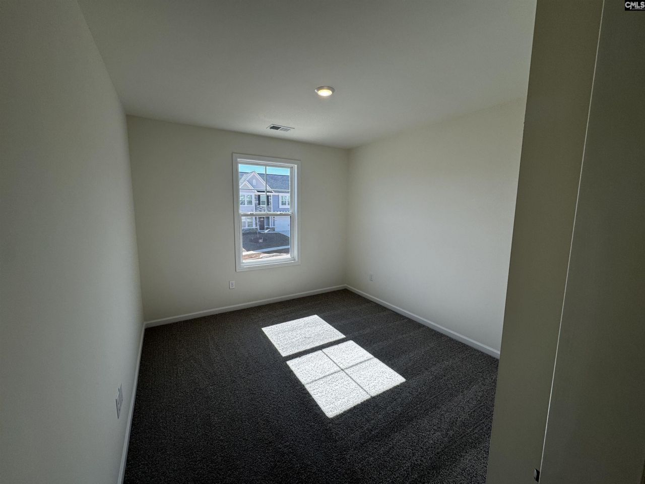 562 Griffon Drive Photo 34