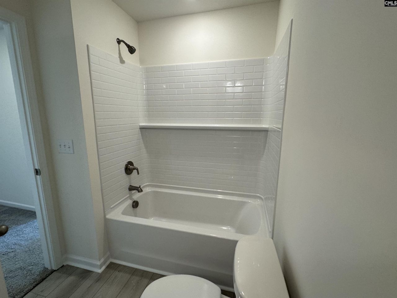 562 Griffon Drive Photo 36