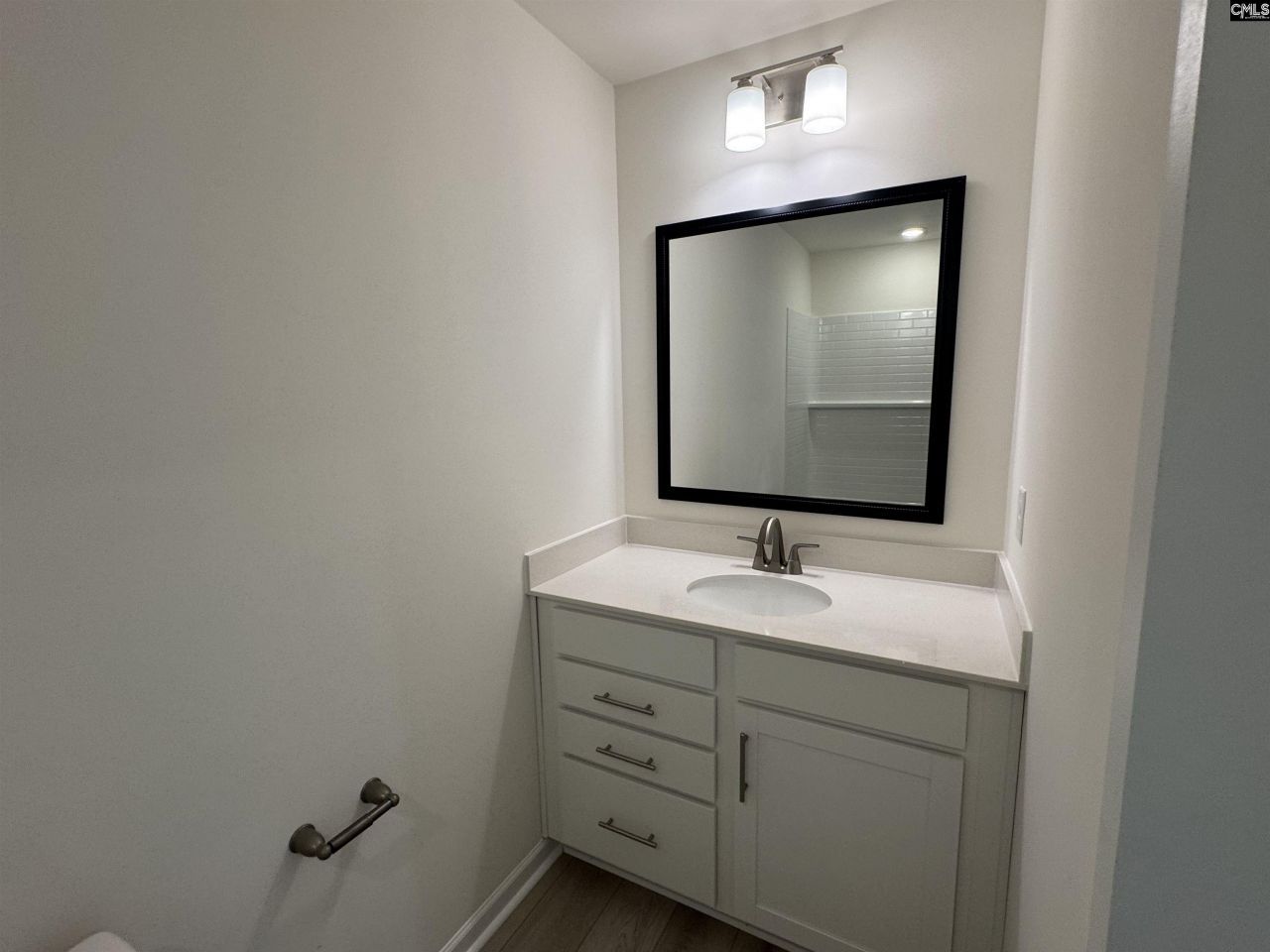 562 Griffon Drive Photo 38